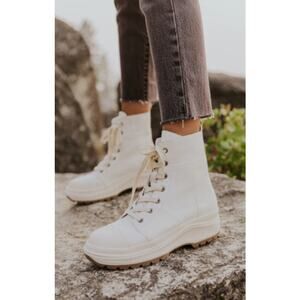 MIA Edge Platform Cream High Top Canvas Lace Up Shoes Women Sz 9